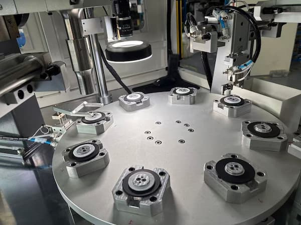 Rotary ultrasonic welding station for automotive plastic components.jpg