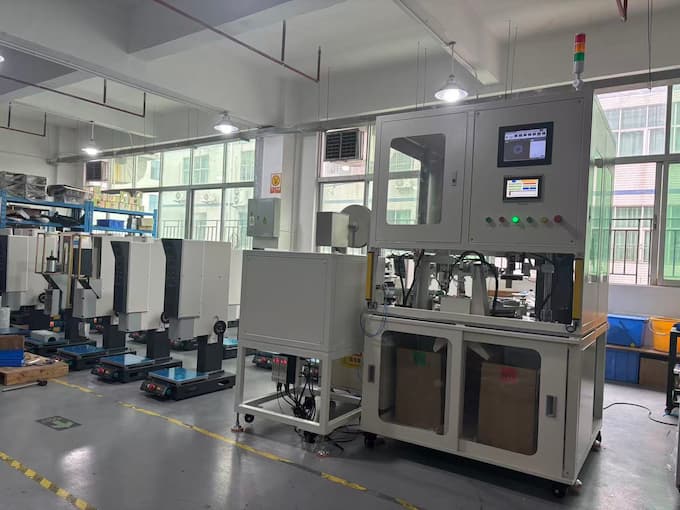 ultrasonic-welding-equipment-production-line.jpg.jpg