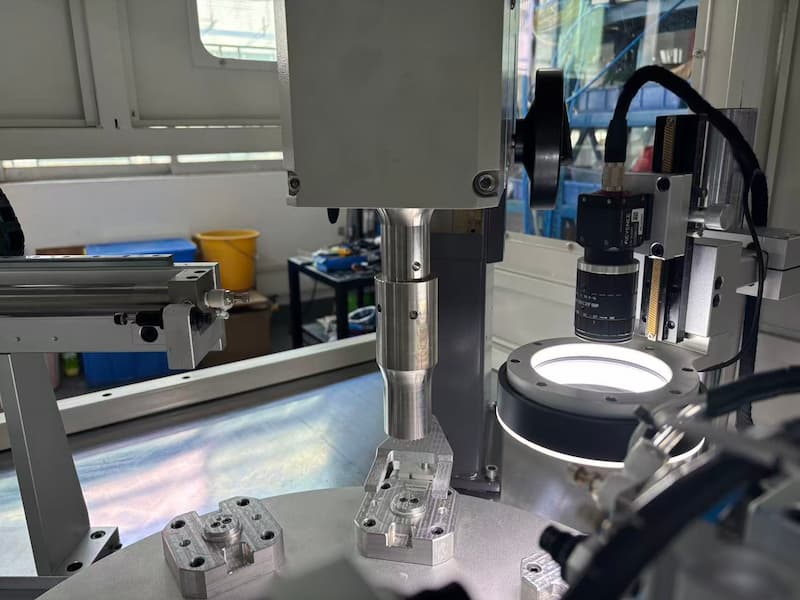 1775374672563468.jpg Keyence CCD camera system for precision welding inspection.jpg